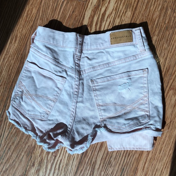 Pink denim shorts - Picture 2 of 3